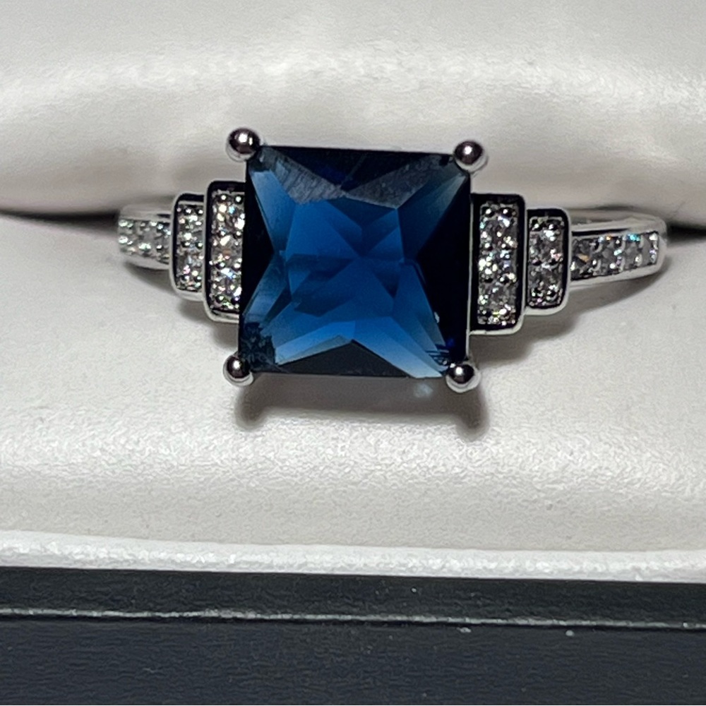 Sapphire Ring - Picture 4 of 5